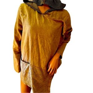 BKE gimmicks jacket with hood. Army green with metal buttons.